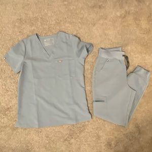 Figs light blue scrub set
